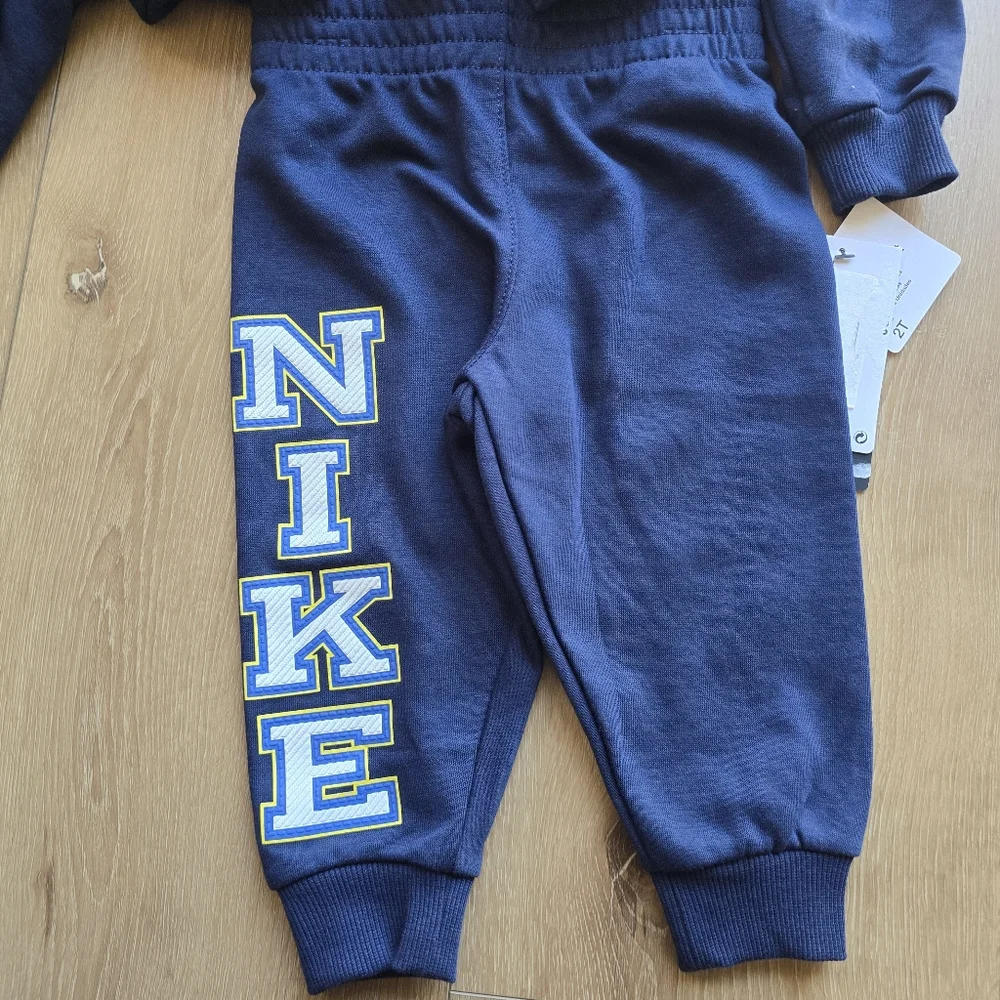 Nike Boys Color Block Hoodie and Jogger Pants 2- Piece Set